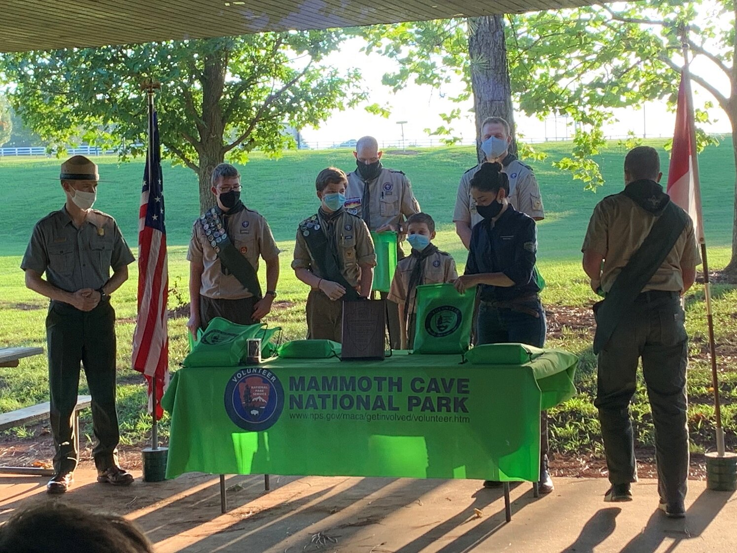 Mammoth Cave Volunteers Receive Regional Hartzog Award