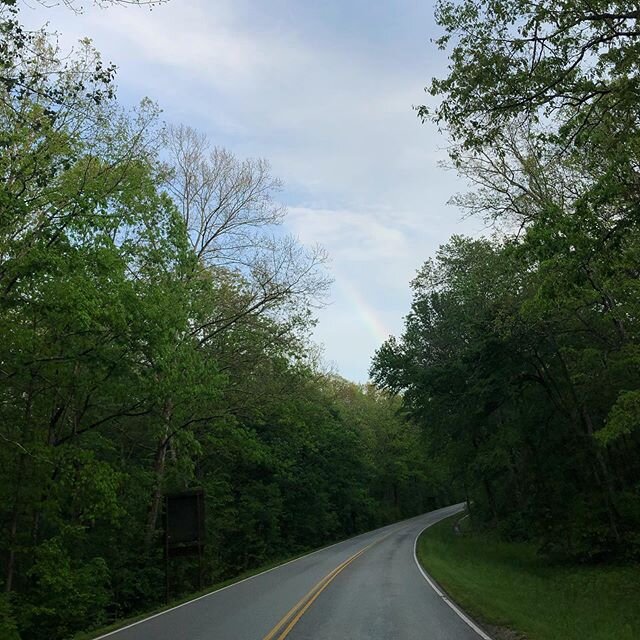 ‪The roads in @MammothCaveNP are great for a peaceful drive. Even better with a rainbow. 🌈 ‬ ‪Photo: Amber Flowers‬